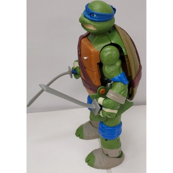 Teenage Mutant Ninja Turtle Transforming Leonardo Figure ©2016 Viacom - Picture 3 of 7